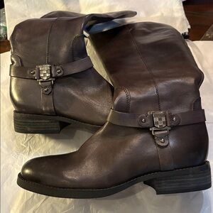 Vince Camuto metal Logo Gray Brown Rustic Equestrian Low Heeled Riding Boots